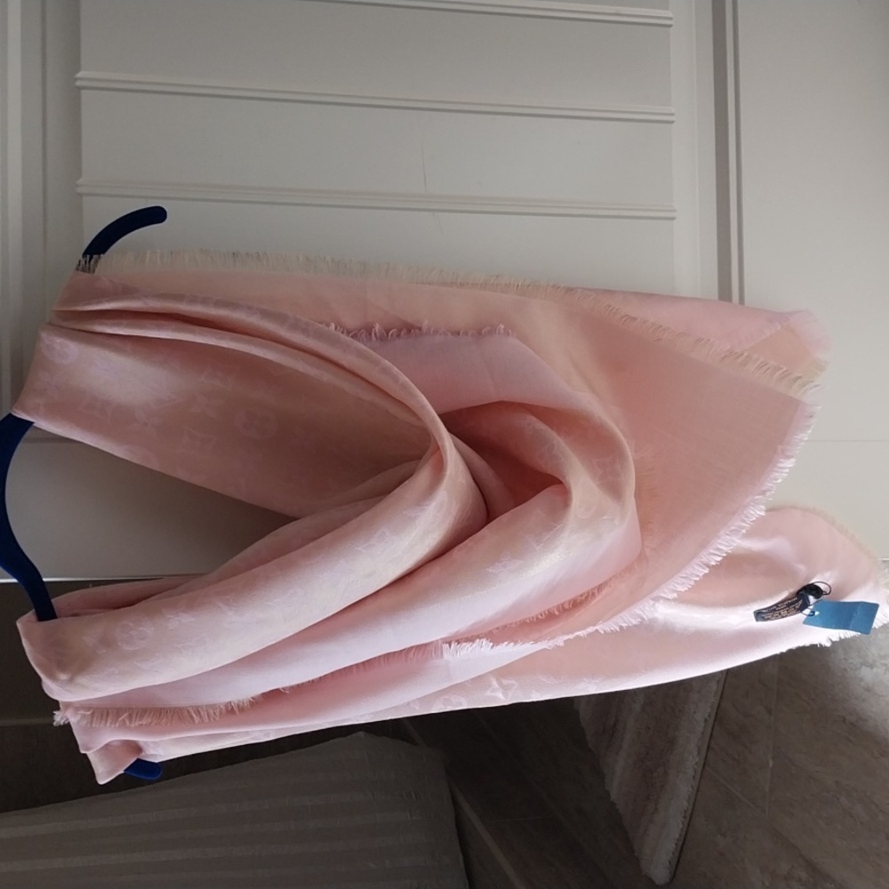 Authentic lv scarf